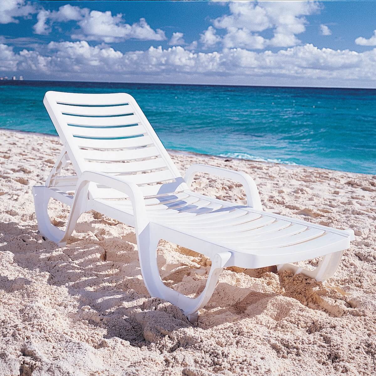 White Pool Lounge Chairs - 2020 Latest White Outdoor Chaise Lounge