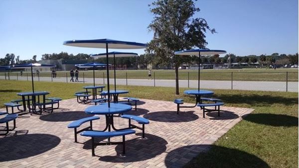 Umbrella 6 foot Round Starburst Fiberglass Top with 1 1/2 Inch Powder Coated Black Pole