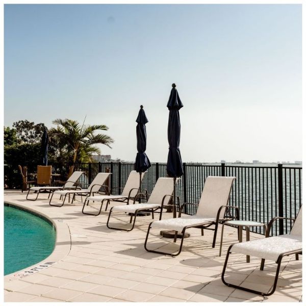 Anna Maria Chaise Lounge 