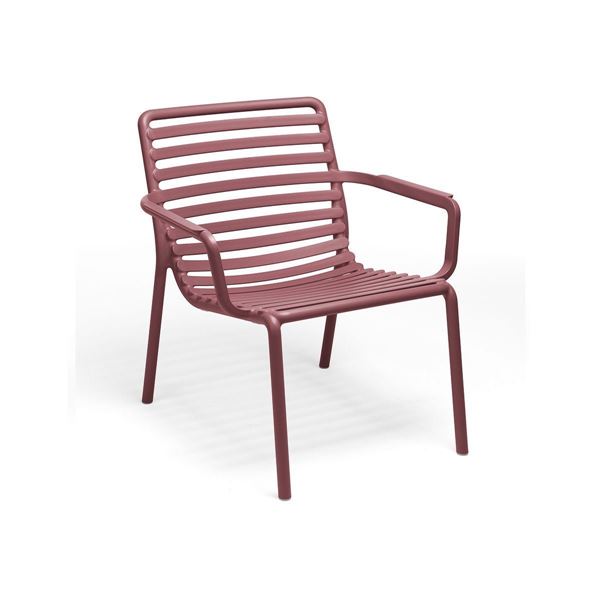 Doga Relaxed Resin Lounge Chair With Arms