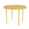 20" Sundance Straight round commercial aluminum patio side table with yellow finish, straight legs, and Bubble pattern tabletop